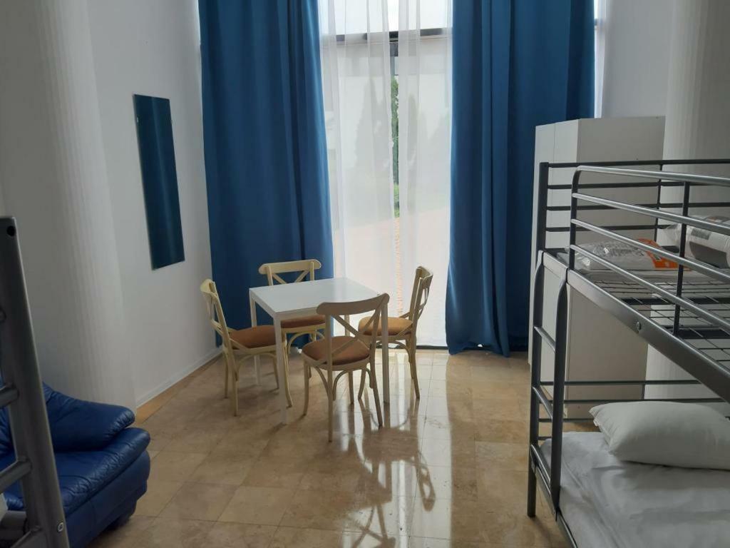 Hotel Andy Km 36 Bucharest Exterior photo